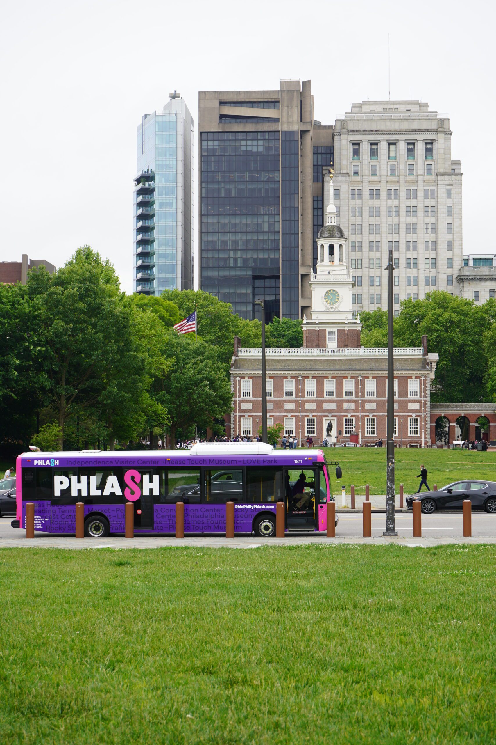 The Philly PHLASH bus in front of Independence Hall.